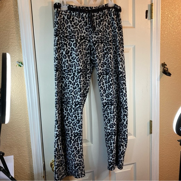 Colorado Clothing Women M Pajama Pants Sleepwear Cheetah Leopard Print Lounge - Picture 1 of 11